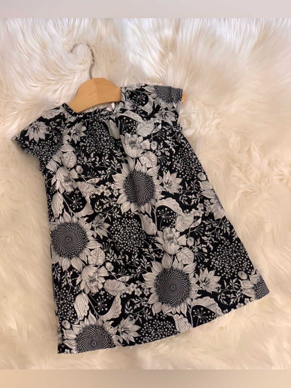 GAP Baby Black and White Floral cotton dress, girls size 3